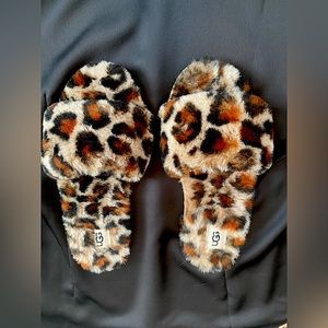 UGG Slippers Women’s Size 9.5 New without tags